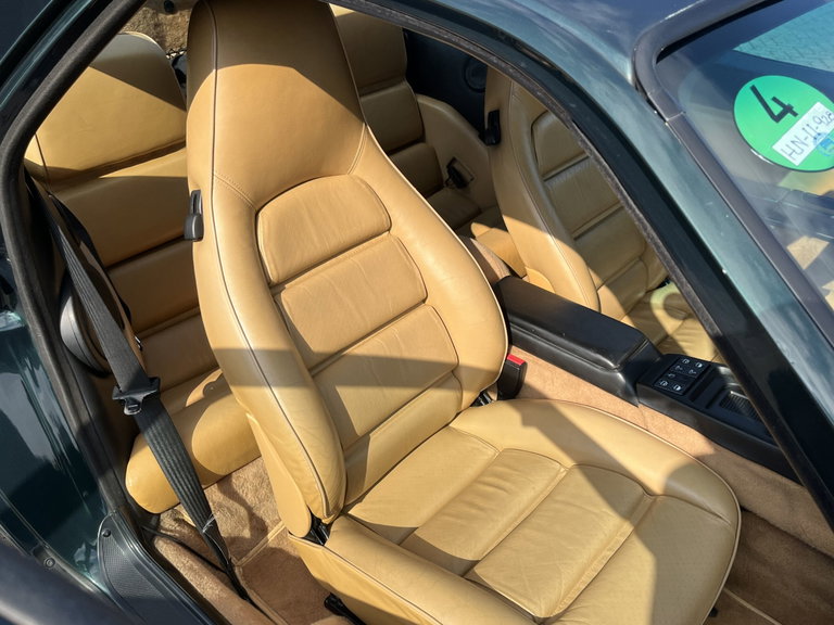 Porsche 928 S4