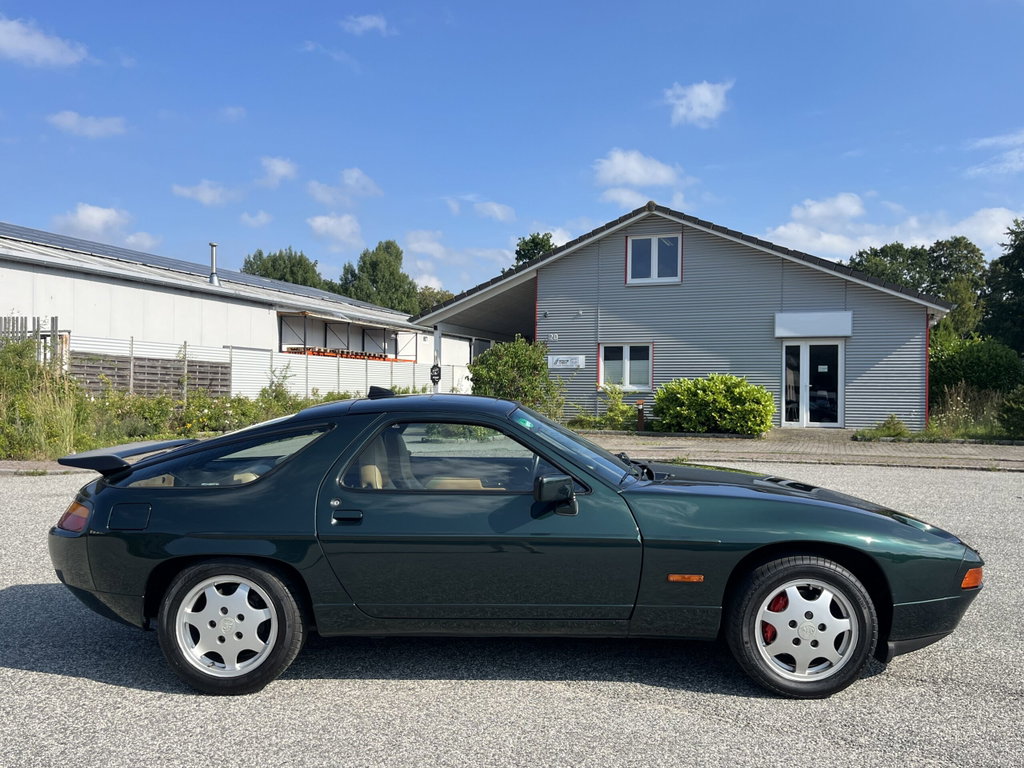Porsche 928 S4