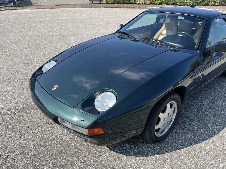 Porsche 928 S4