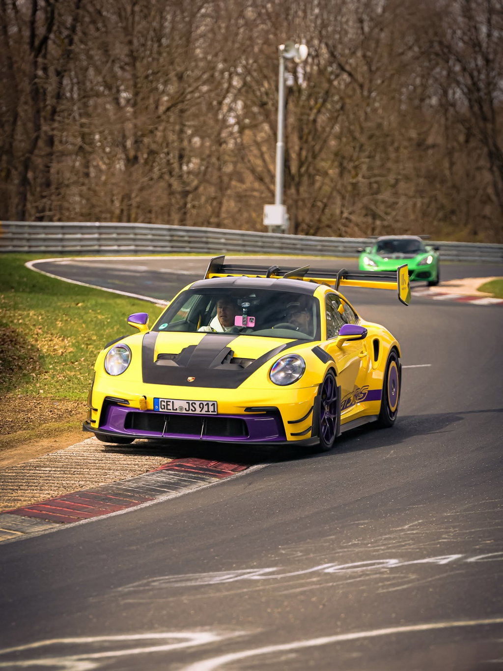 “Cinco voltas na Nordschleife e suas mãos nem ficam suadas. Isso é uma merda” — Jan-Erik Slooten
