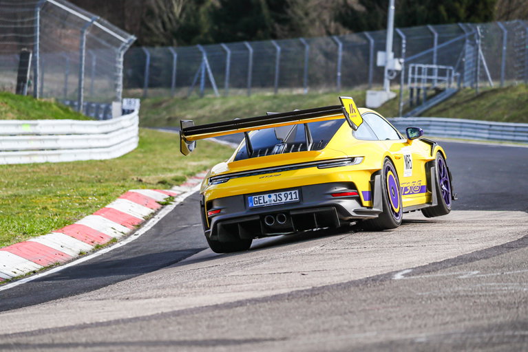 “Cinco voltas na Nordschleife e suas mãos nem ficam suadas. Isso é uma merda” — Jan-Erik Slooten