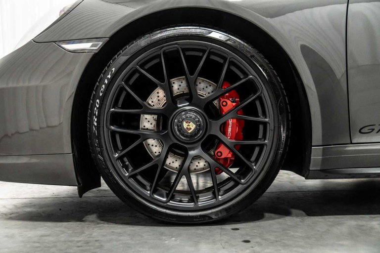 Porsche 991 Carrera GTS