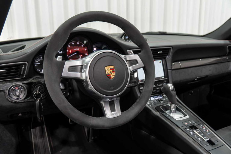 Porsche 991 Carrera GTS