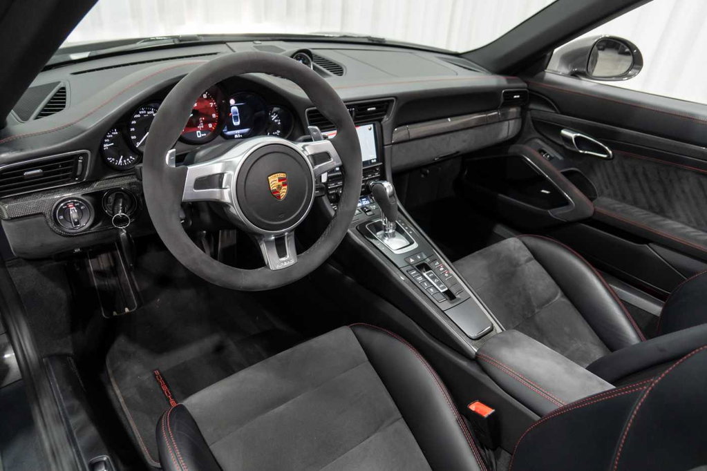 Porsche 991 Carrera GTS