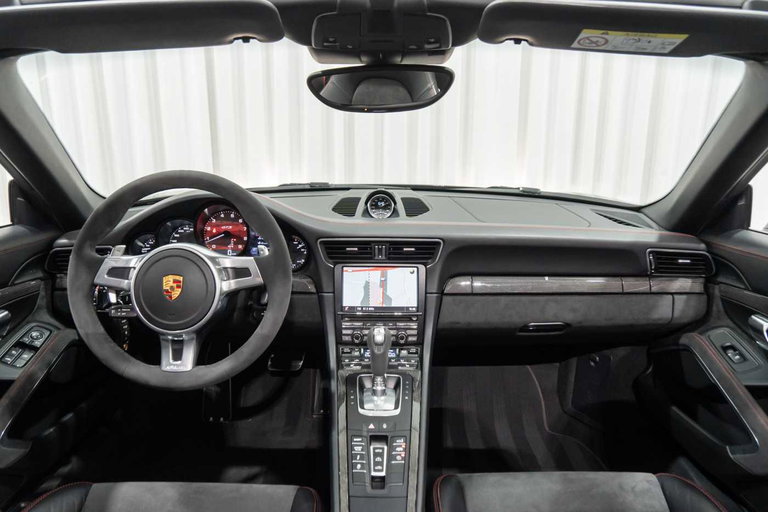 Porsche 991 Carrera GTS