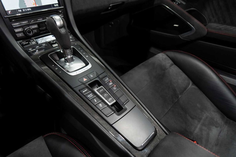 Porsche 991 Carrera GTS