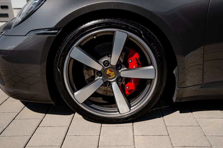 Porsche 992 Carrera 4S