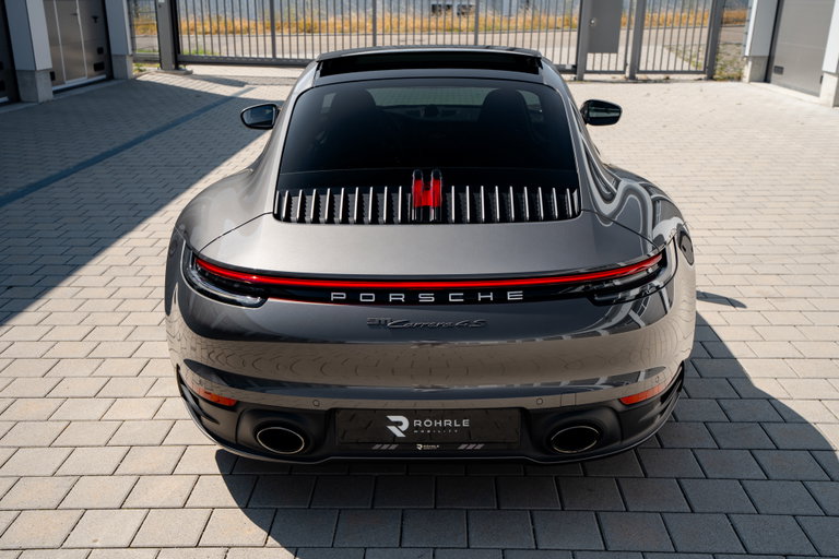 Porsche 992 Carrera 4S