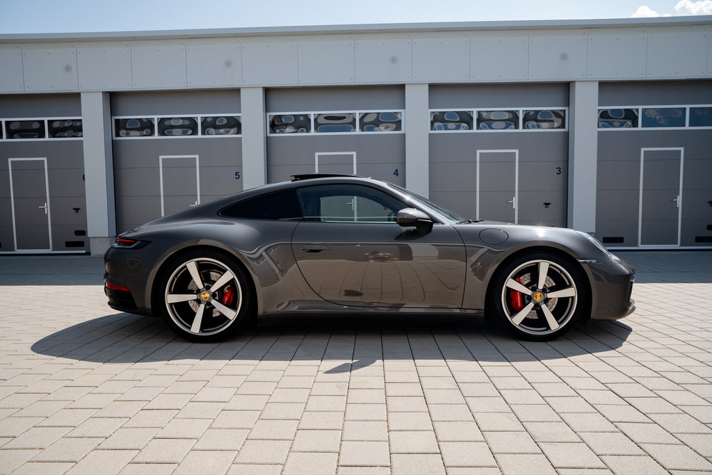 Porsche 992 Carrera 4S