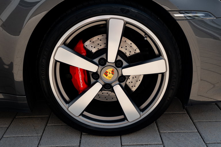 Porsche 992 Carrera 4S