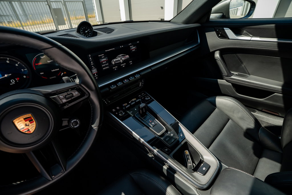 Porsche 992 Carrera 4S