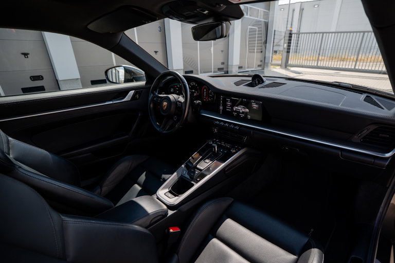 Porsche 992 Carrera 4S