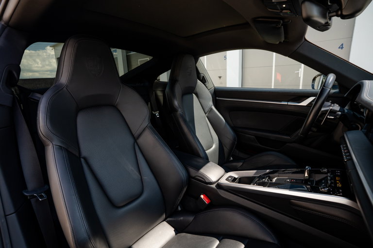 Porsche 992 Carrera 4S