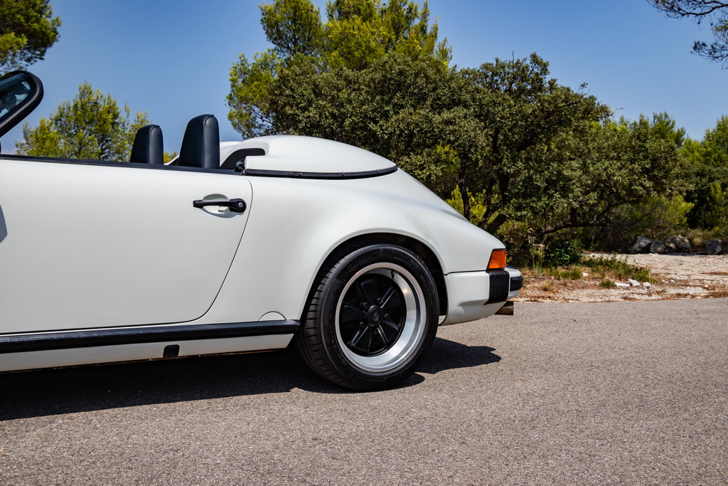 Porsche 911 Carrera 3.2 Speedster