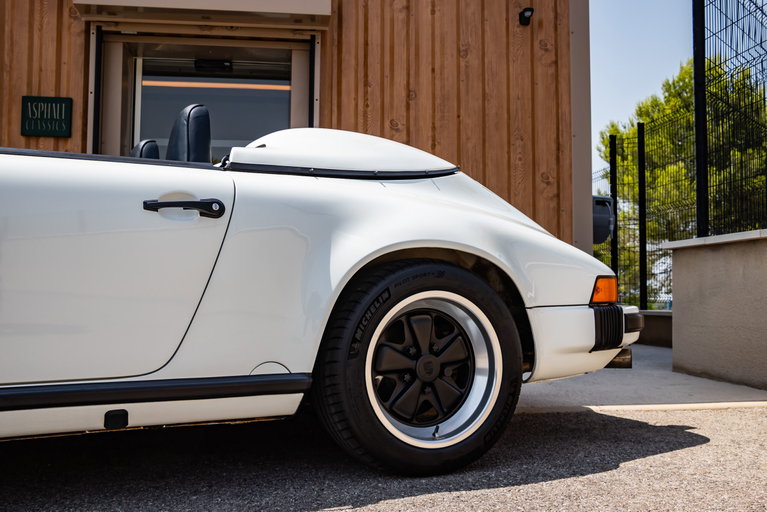 Porsche 911 Carrera 3.2 Speedster
