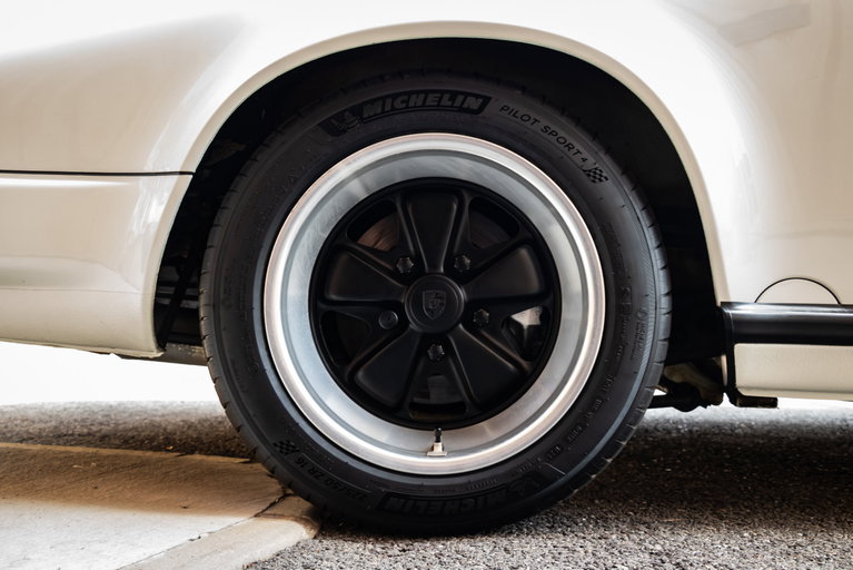Porsche 911 Carrera 3.2 Speedster