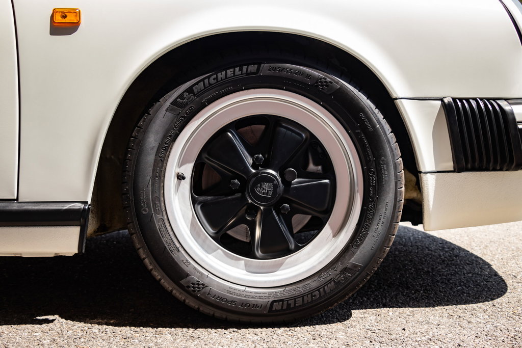 Porsche 911 Carrera 3.2 Speedster