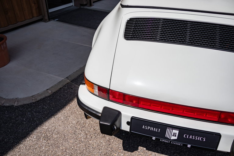Porsche 911 Carrera 3.2 Speedster