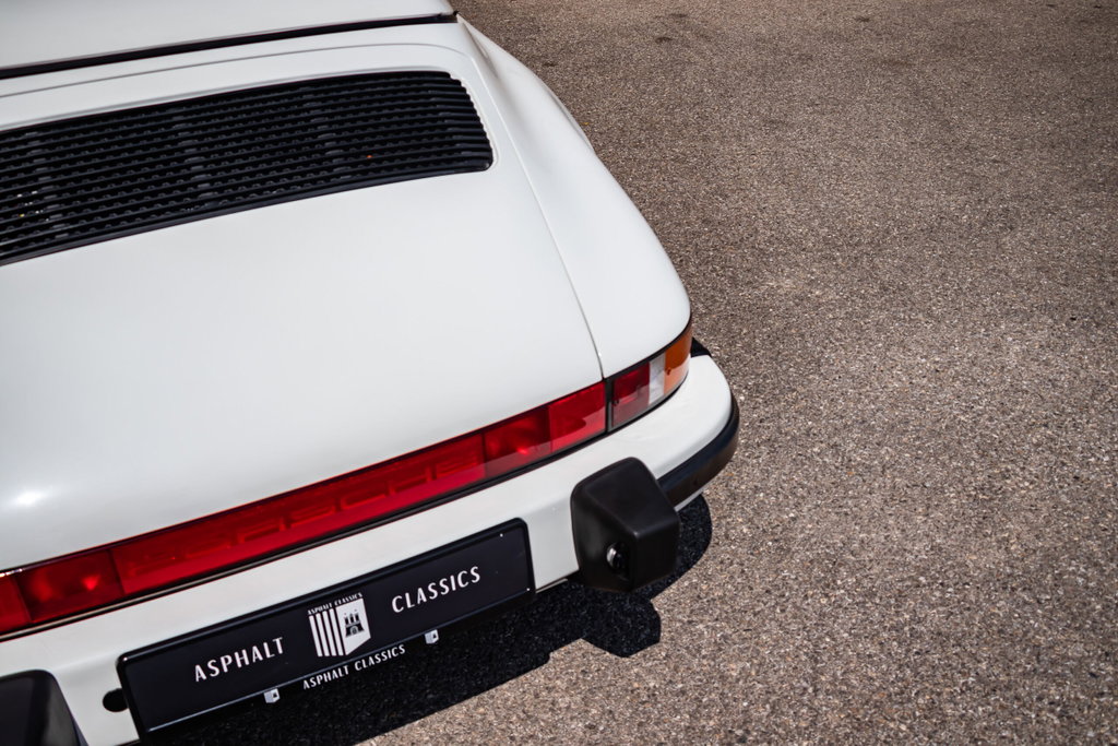 Porsche 911 Carrera 3.2 Speedster