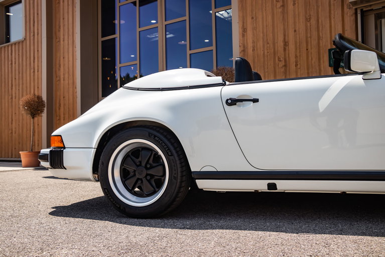 Porsche 911 Carrera 3.2 Speedster