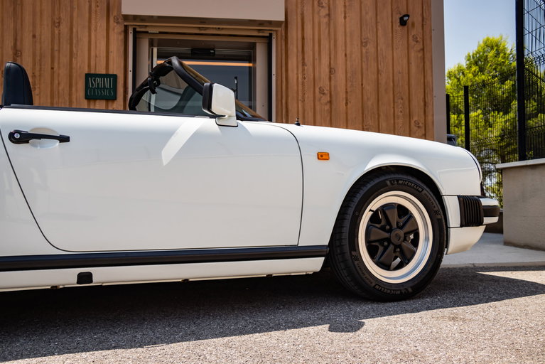 Porsche 911 Carrera 3.2 Speedster