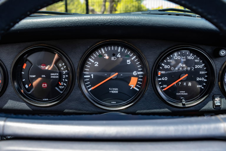 Porsche 911 Carrera 3.2 Speedster
