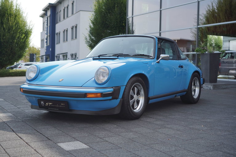 Porsche 911 Carrera 2.7