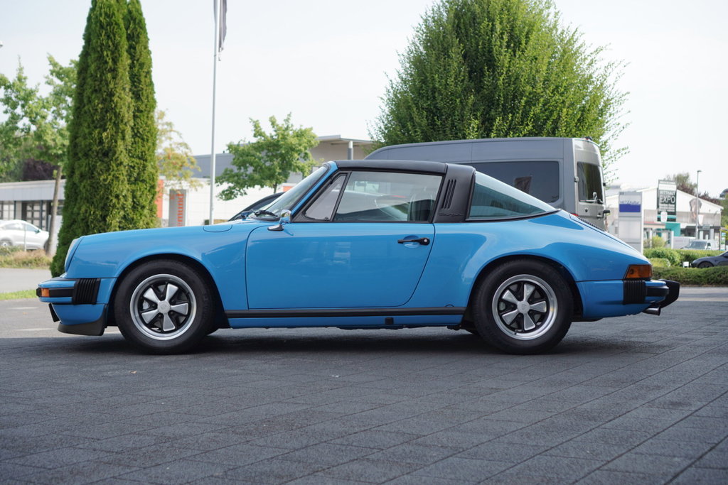 Porsche 911 Carrera 2.7