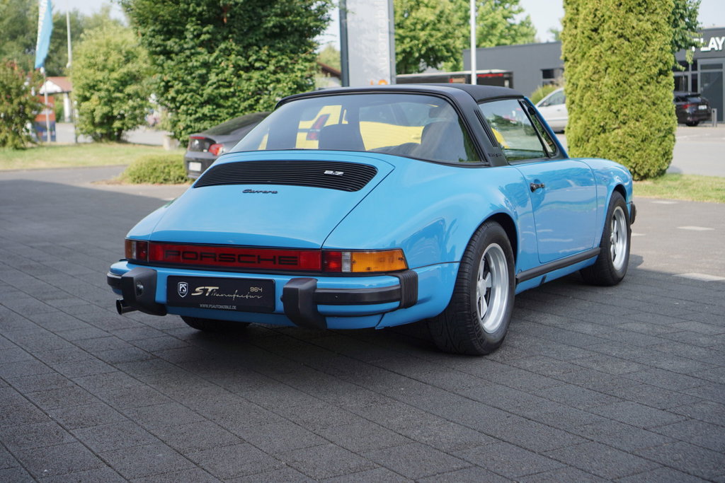 Porsche 911 Carrera 2.7