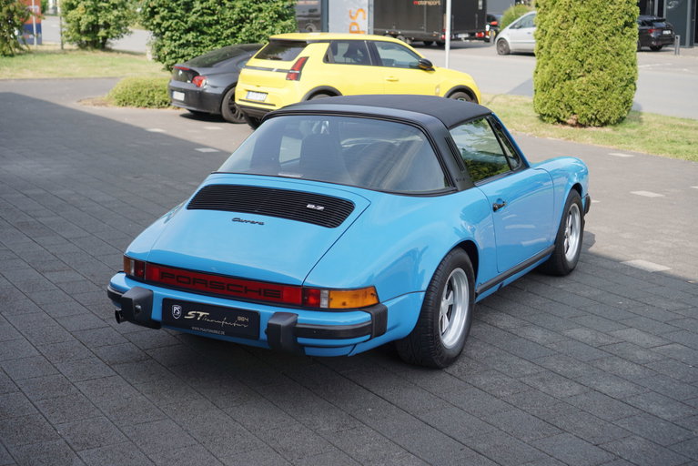 Porsche 911 Carrera 2.7