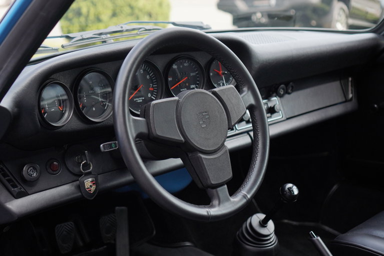 Porsche 911 Carrera 2.7