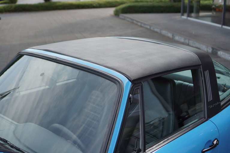 Porsche 911 Carrera 2.7