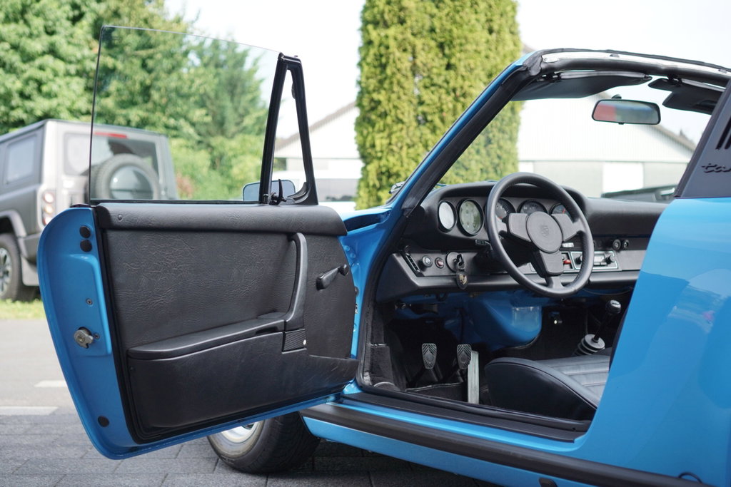Porsche 911 Carrera 2.7