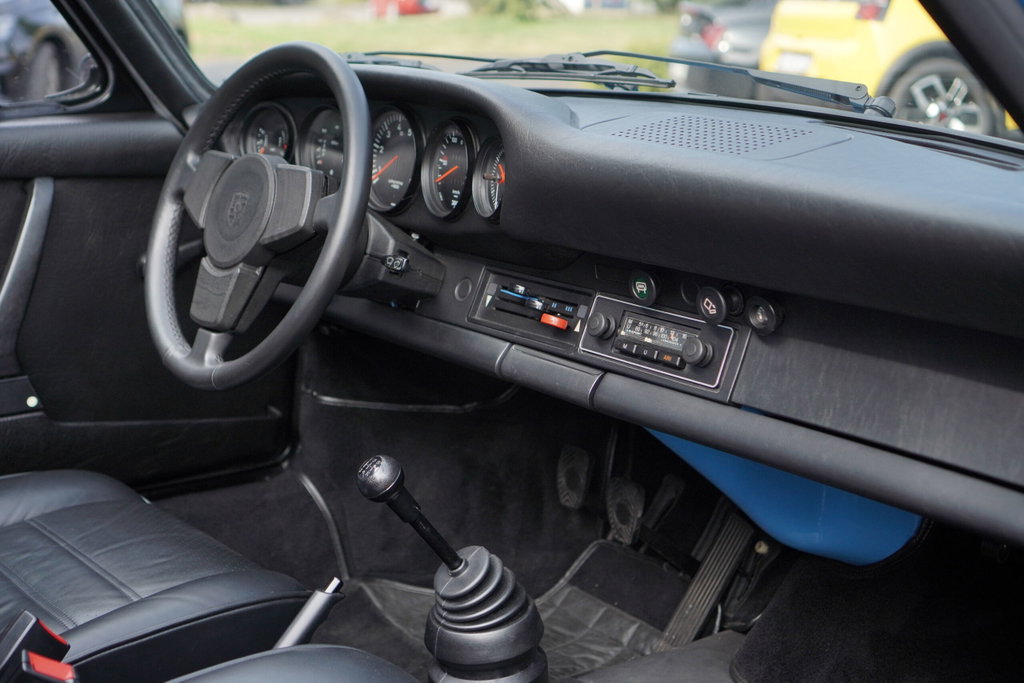 Porsche 911 Carrera 2.7