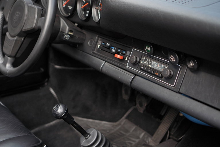 Porsche 911 Carrera 2.7