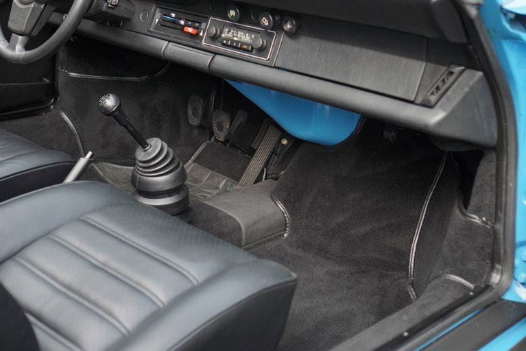 Porsche 911 Carrera 2.7