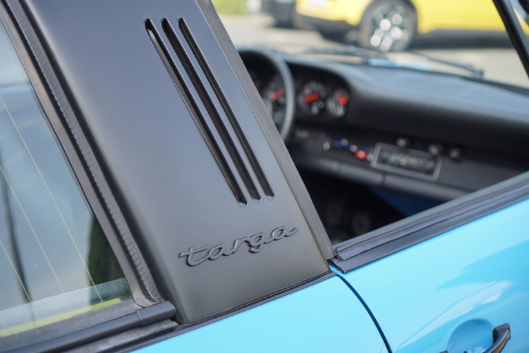 Porsche 911 Carrera 2.7