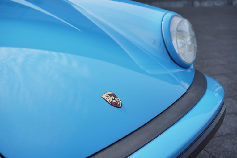 Porsche 911 Carrera 2.7
