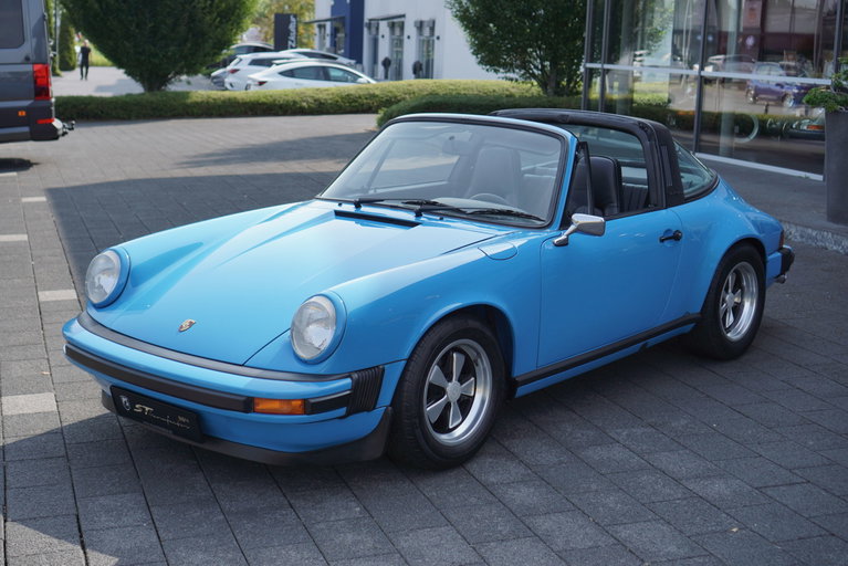 Porsche 911 Carrera 2.7