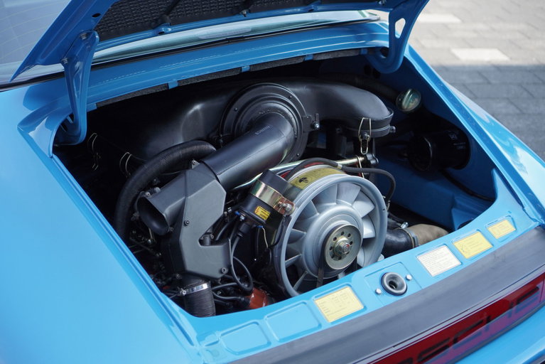 Porsche 911 Carrera 2.7
