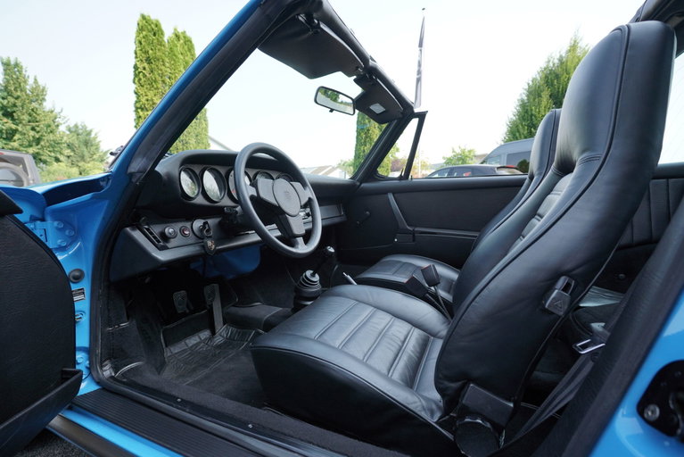 Porsche 911 Carrera 2.7