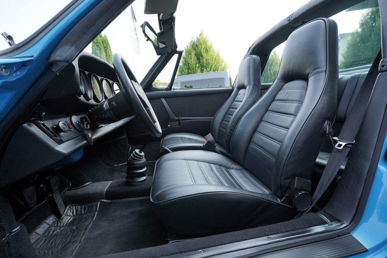Porsche 911 Carrera 2.7