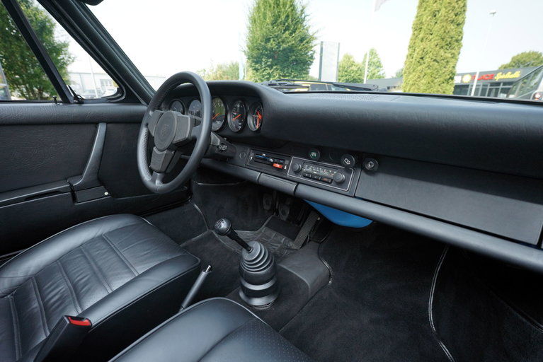 Porsche 911 Carrera 2.7