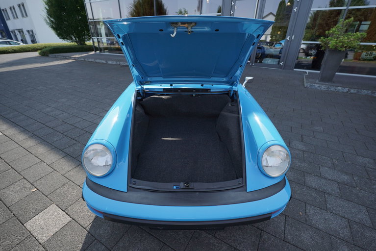 Porsche 911 Carrera 2.7
