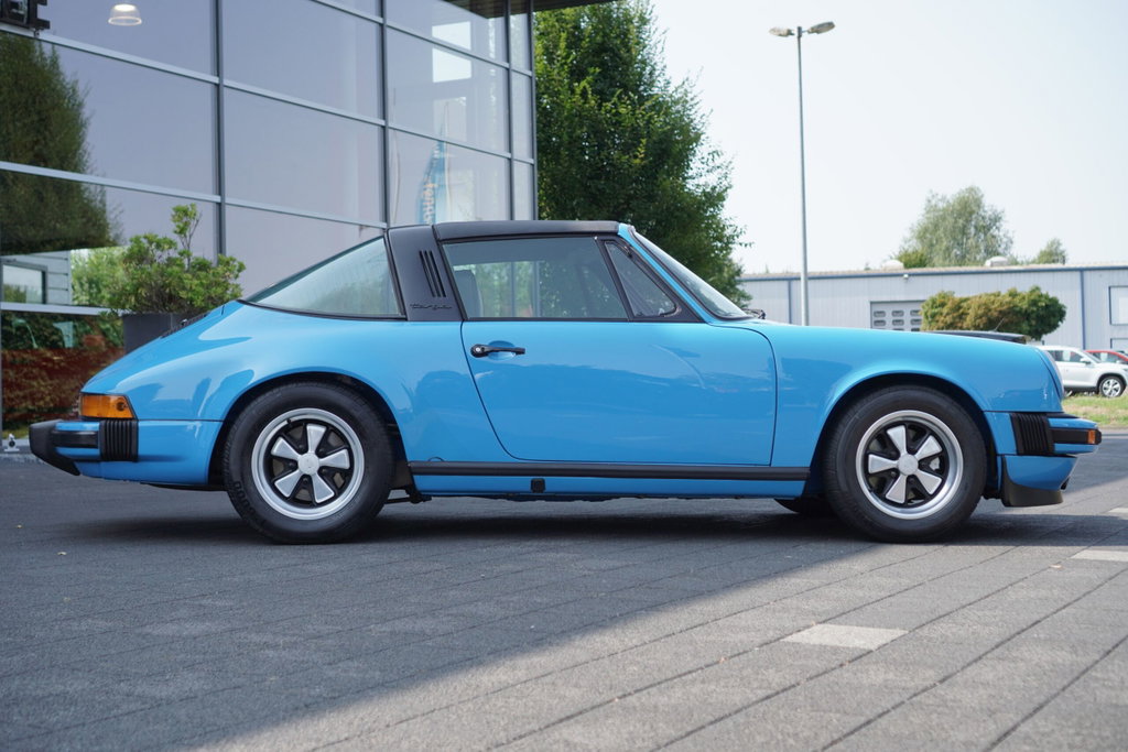 Porsche 911 Carrera 2.7