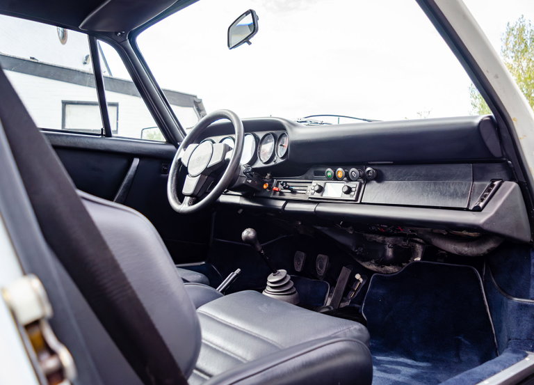 Porsche 911 Carrera 2.7