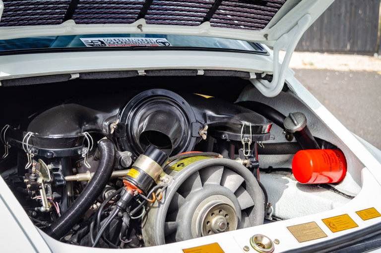 Porsche 911 Carrera 2.7
