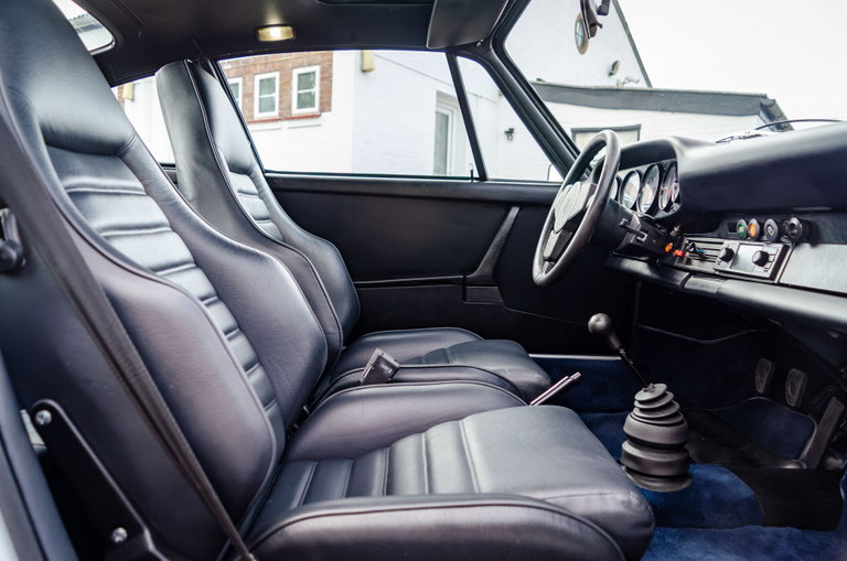 Porsche 911 Carrera 2.7