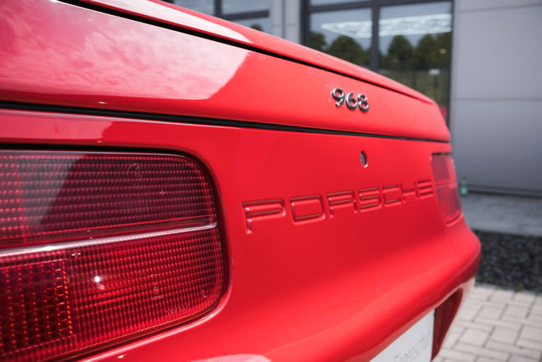 Porsche 968