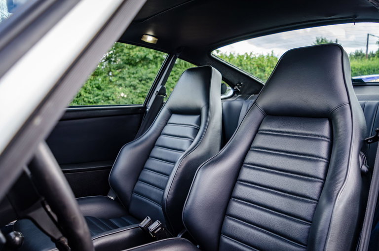Porsche 911 Carrera 2.7